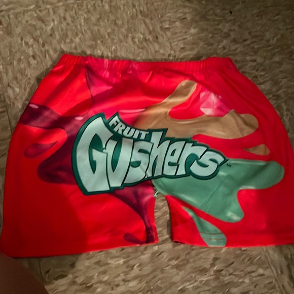 Gusher short super cute - Picture 1 of 2